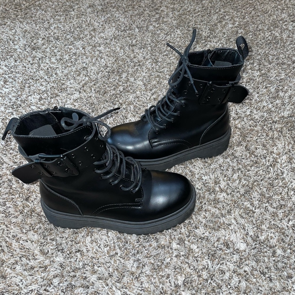 Platform combat boots
